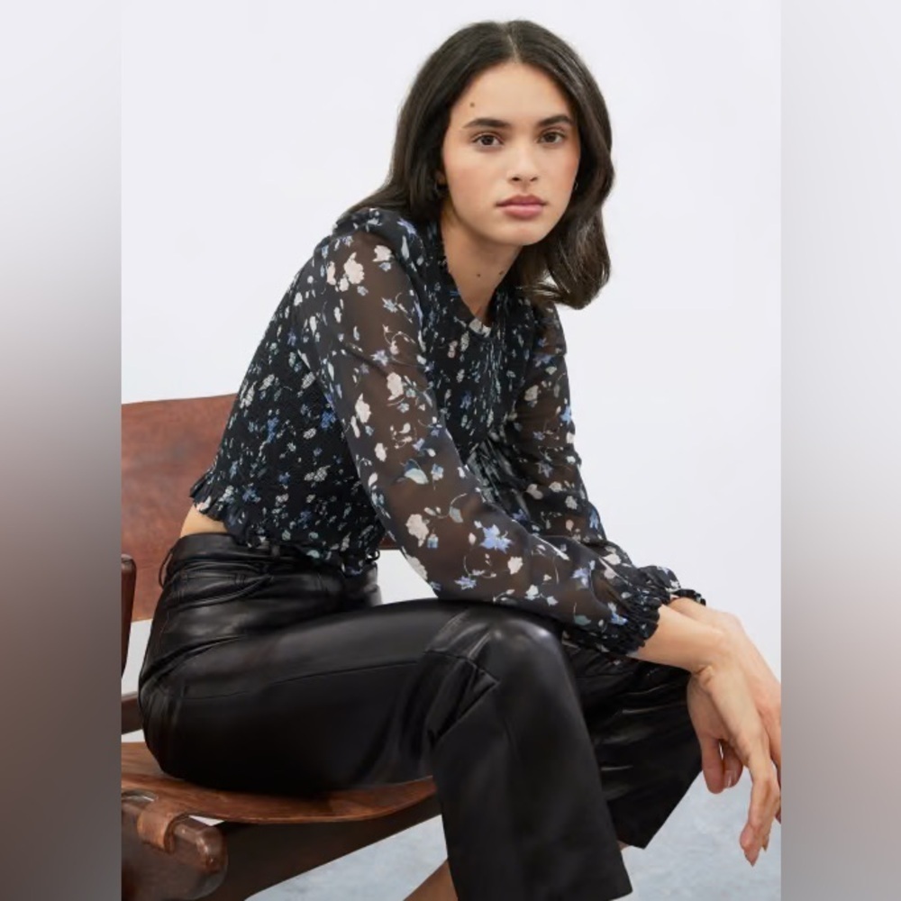 Aritzia Wilfred Wistful Genoa V Wrap Front Smocked Blouse - Size S
